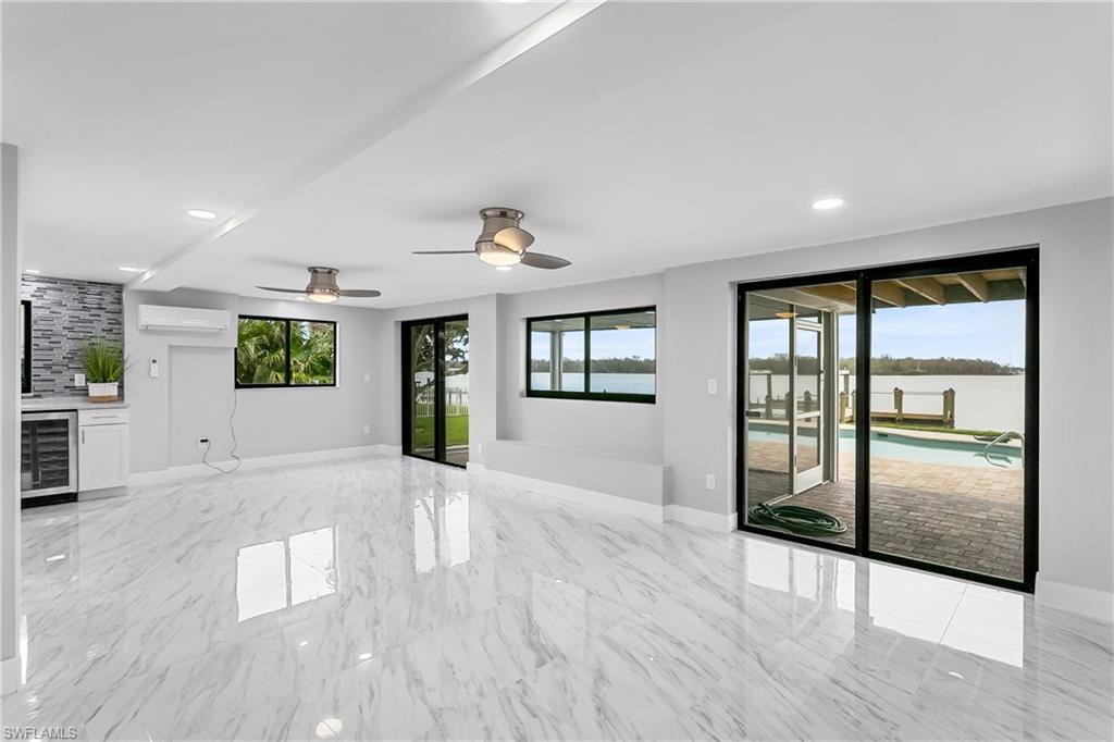 HYDE PARK - Residential