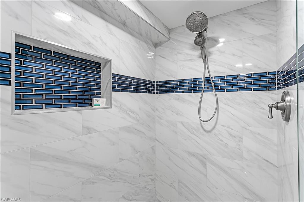 HYDE PARK - Residential