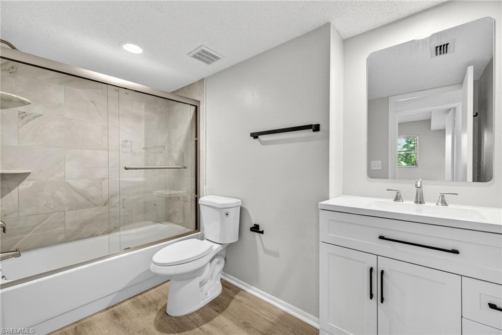 HIDDEN GARDENS - Residential Lease