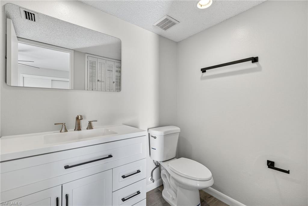 HIDDEN GARDENS - Residential Lease