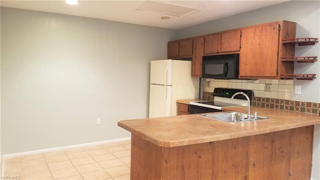 FOXMOOR LAKES - Residential