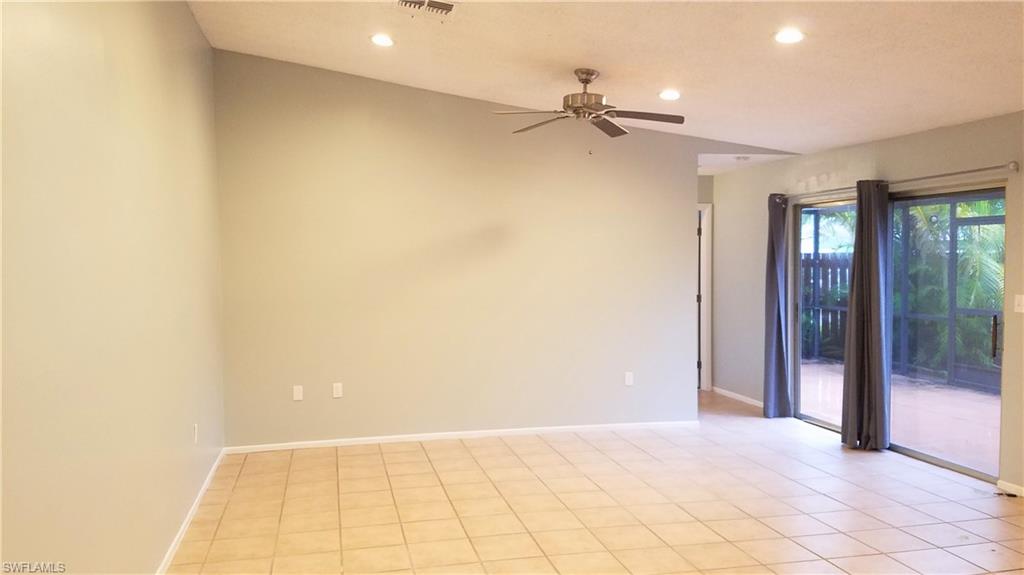 FOXMOOR LAKES - Residential