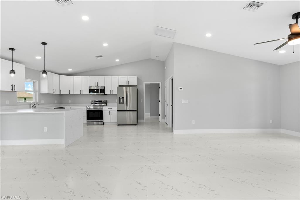 CAPE CORAL - Residential