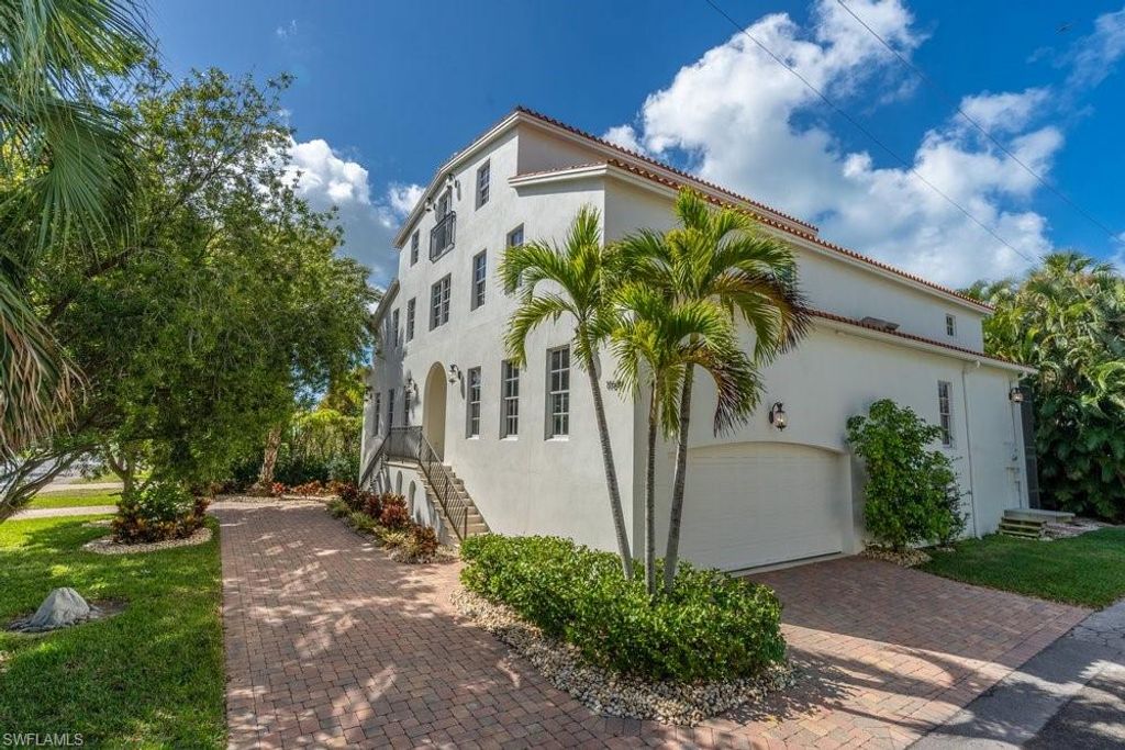 Photo of 1160 8th ST S, NAPLES, FL 34102 (MLS # 225064774)