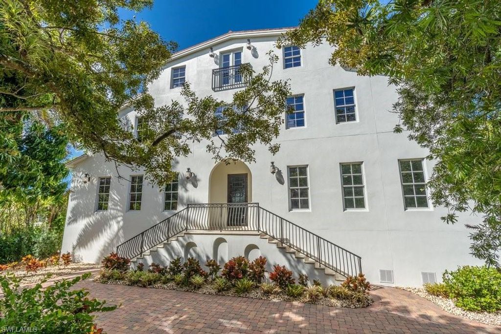 Photo of 1160 8th ST S, NAPLES, FL 34102 (MLS # 225064774)