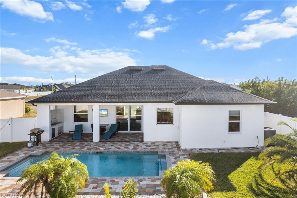 325 Tropicana PKWY E