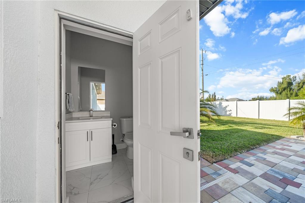 CAPE CORAL - Residential