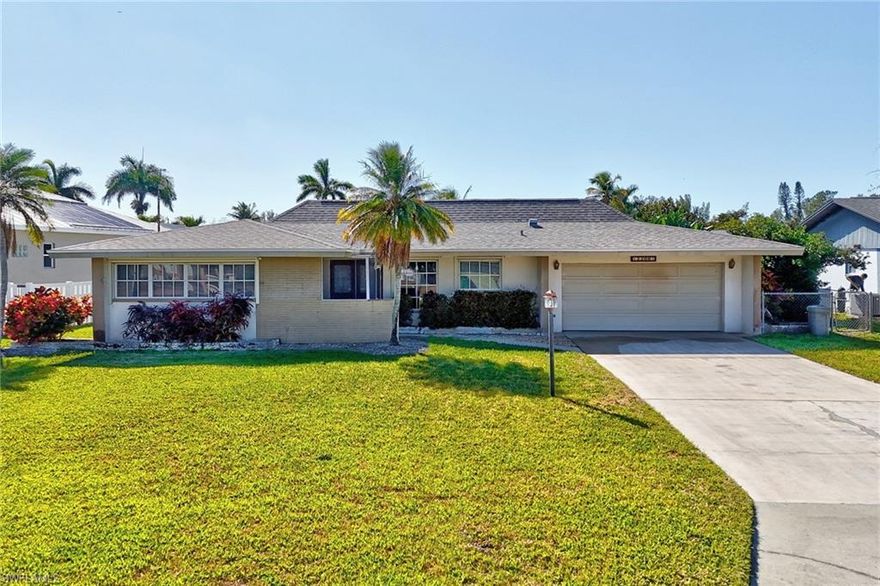 Beautifully Gulf-access home perfectly located in the desirable SE Cape Coral area, located at Chantrey Canal just 1/2mile to the river and just minutes from Del Prado Blvd! This 3-bedroom, 2-bath residence offers the perfect blend of comfort, style, and waterfront living. Enjoy super short boating access to the Gulf and easy connectivity to I-75 through the Veterans Parkway. The spacious outdoor area is ideal for relaxing or entertaining while taking in the peaceful canal views. Conveniently close to shopping, restaurants, and local attractions and located in a real quiet area with very low traffic.
Owner used to have a Tesla and so this home has a photovoltaic equipment with back up batteries and two wall-boxes in the garage for charging and optional back up energy from the car.