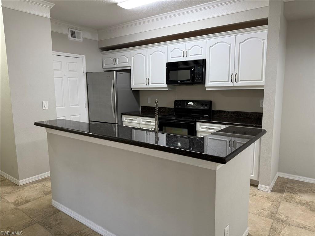 ROYAL GREENS - Residential Lease