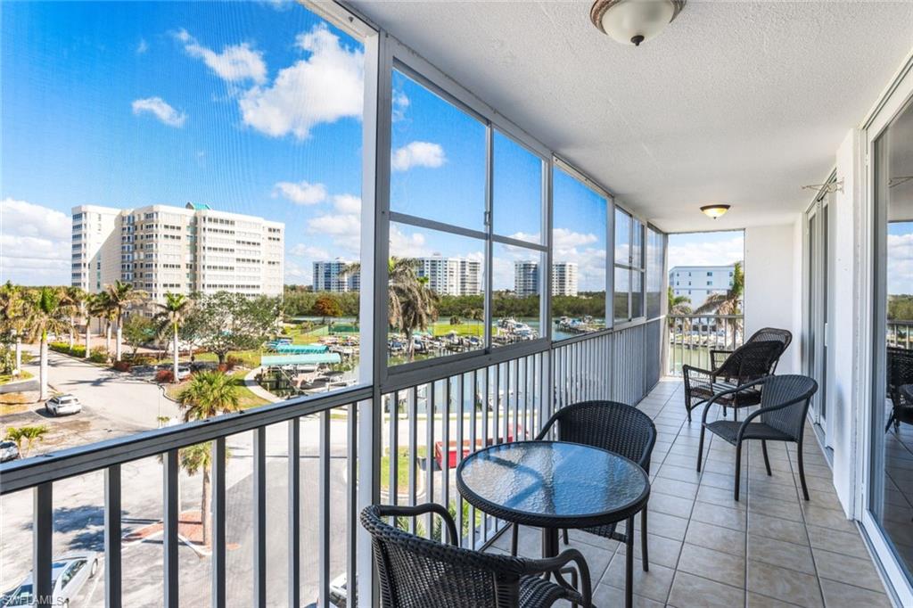 VANDERBILT TOWERS - Residential