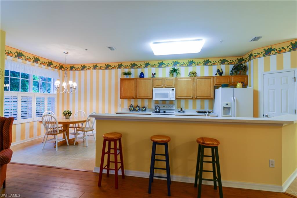 ROYAL POINTE - Residential