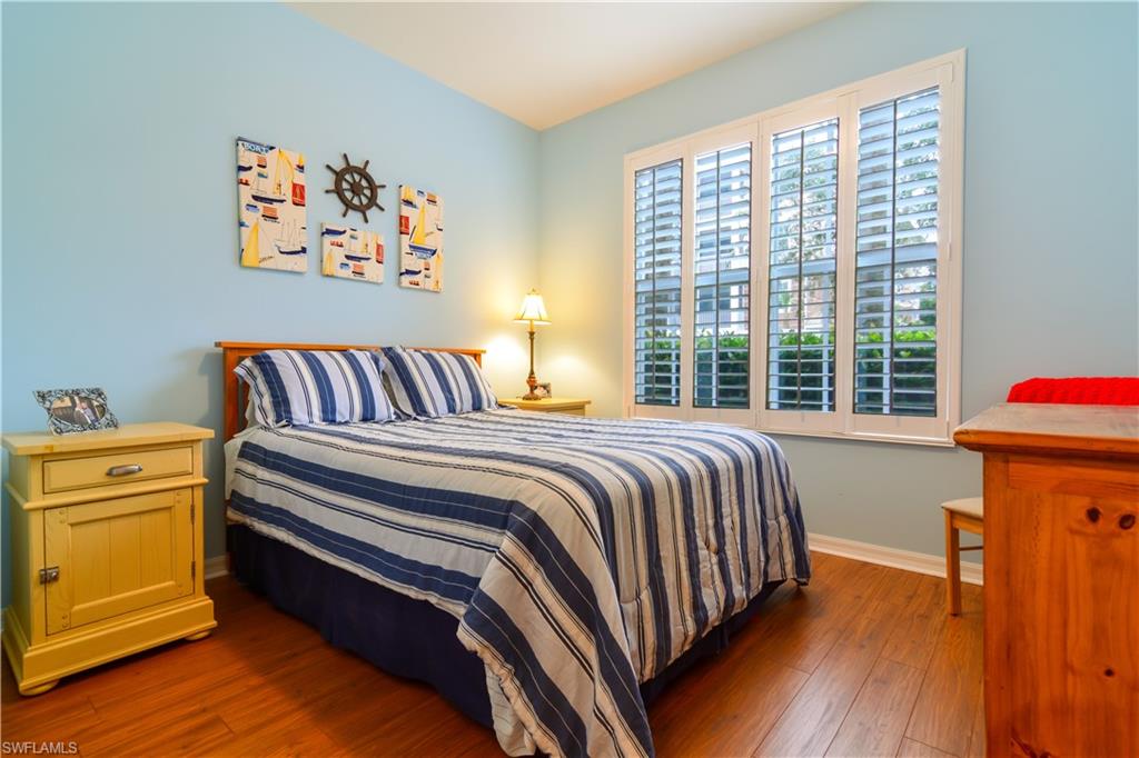 ROYAL POINTE - Residential