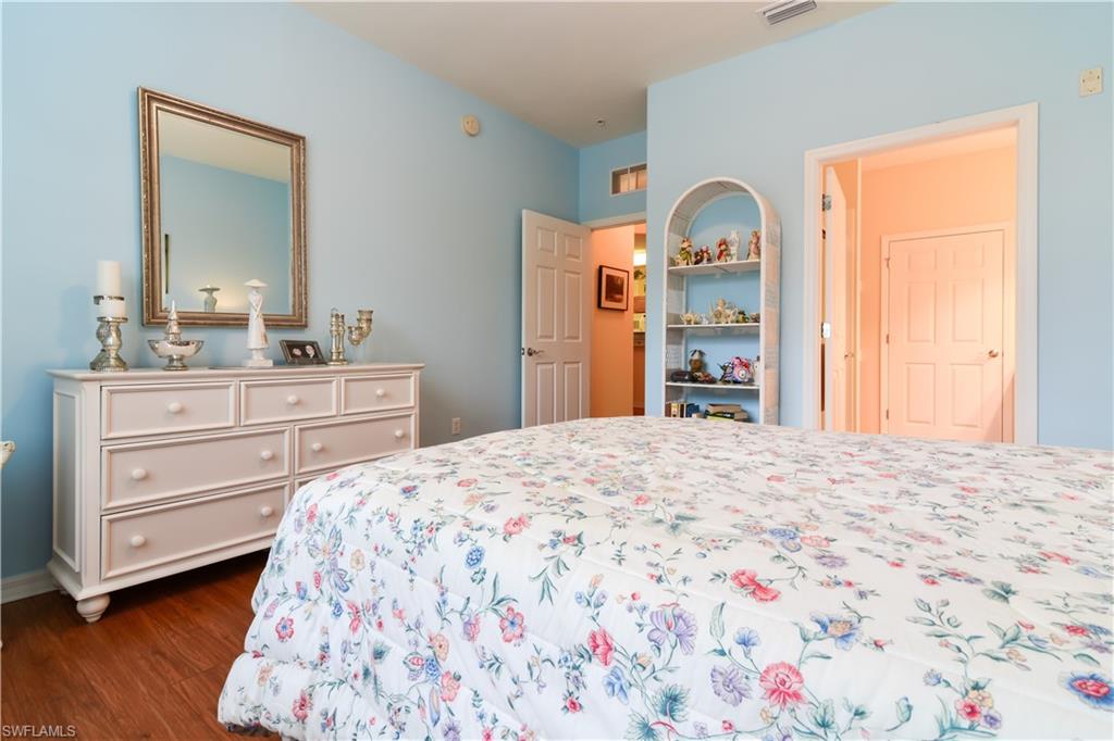 ROYAL POINTE - Residential