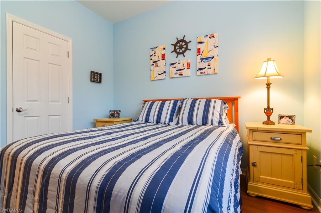 ROYAL POINTE - Residential