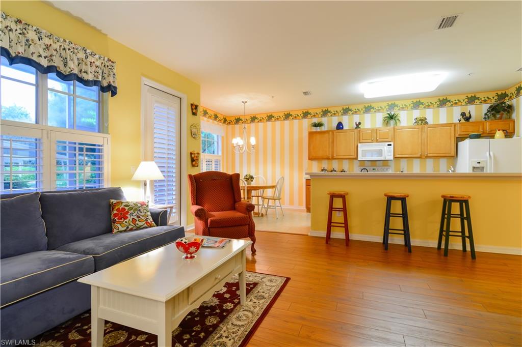 ROYAL POINTE - Residential