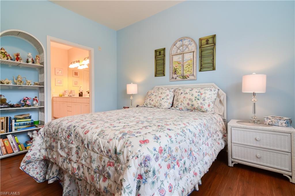 ROYAL POINTE - Residential