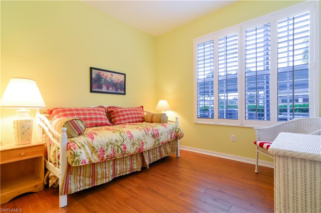 ROYAL POINTE - Residential