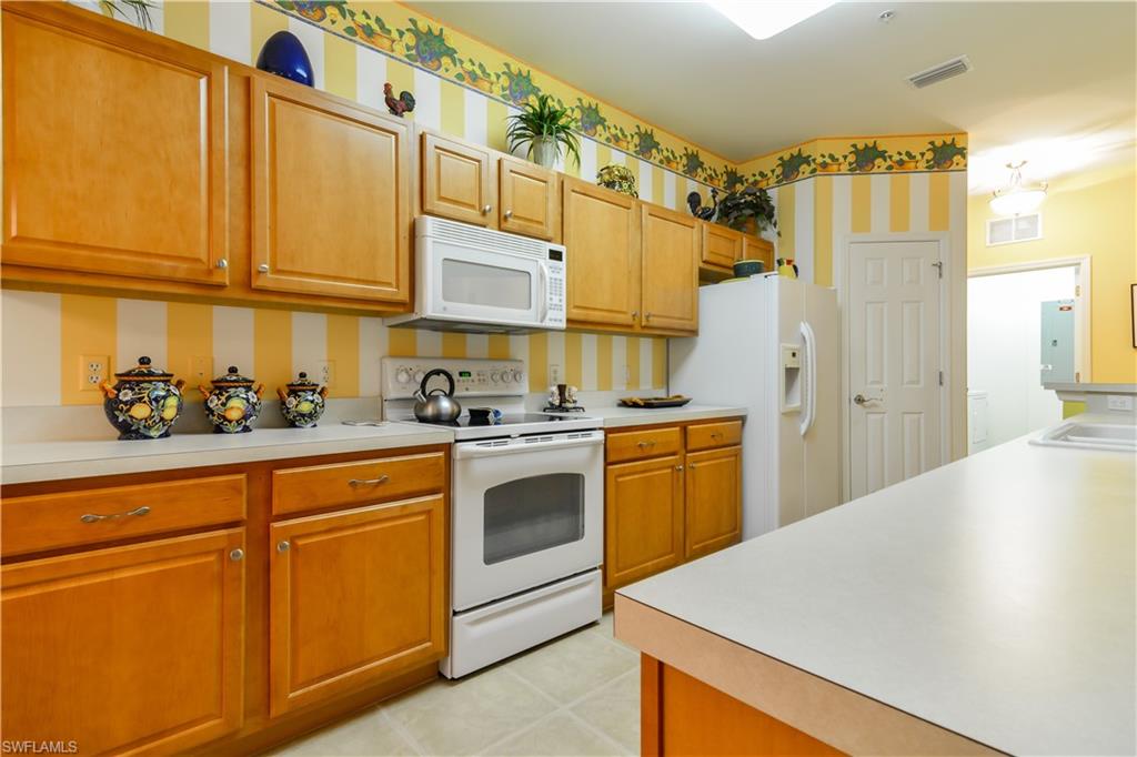 ROYAL POINTE - Residential