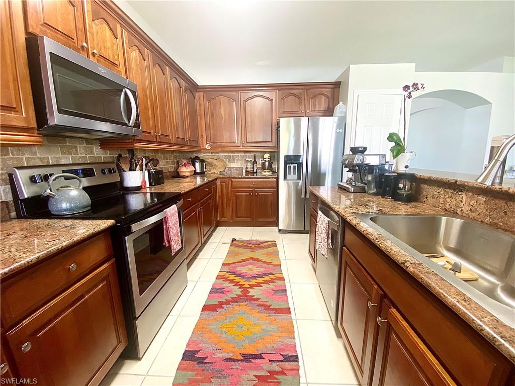 REFLECTION LAKES - Residential