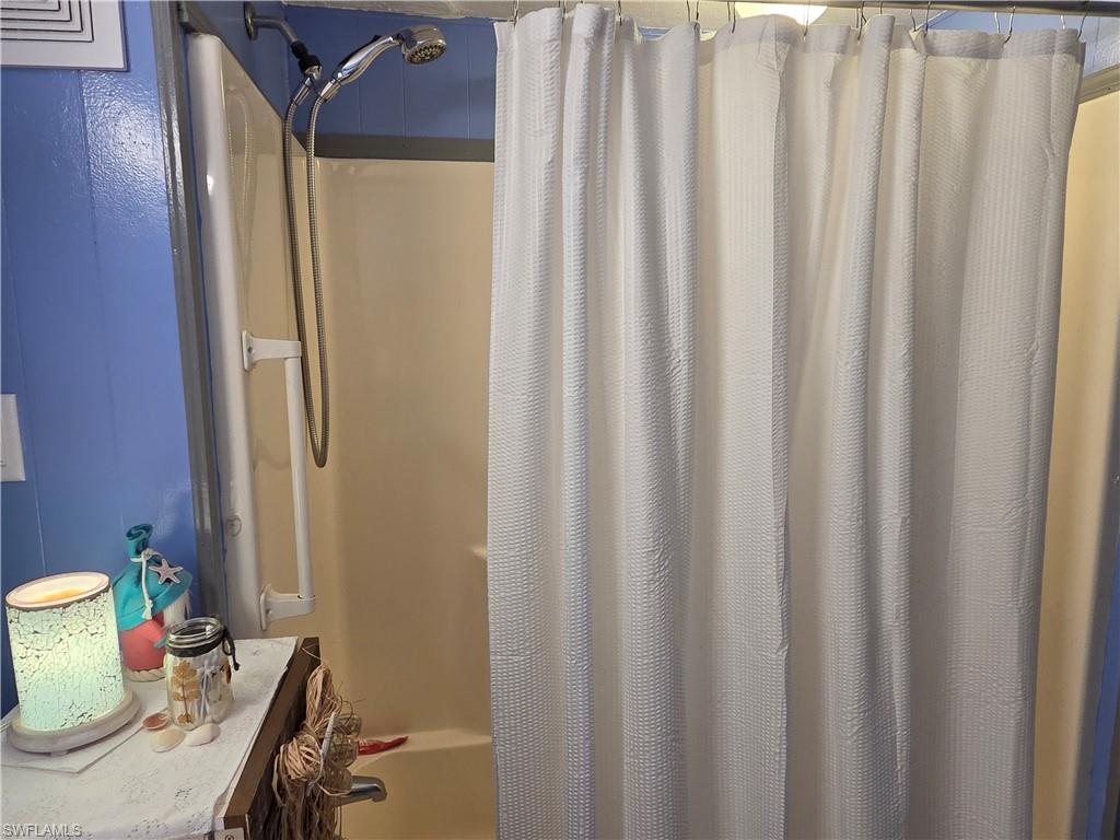 LAZY DAYS MOBILE VILLAGE - Residential