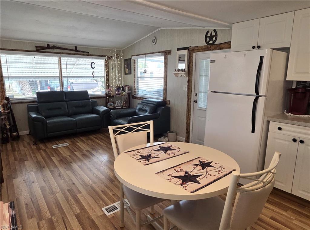 LAZY DAYS MOBILE VILLAGE - Residential