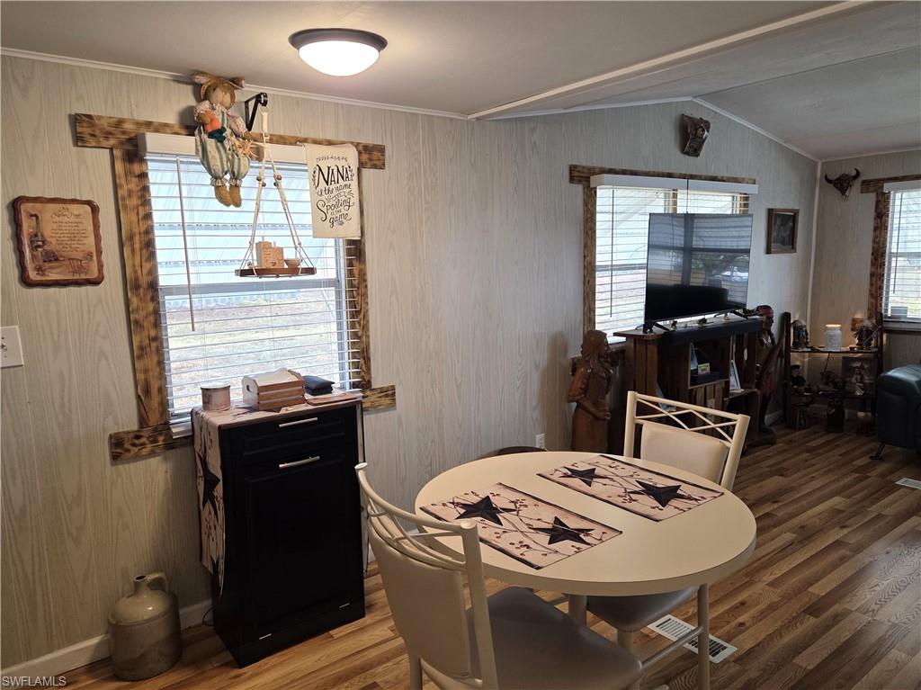 LAZY DAYS MOBILE VILLAGE - Residential