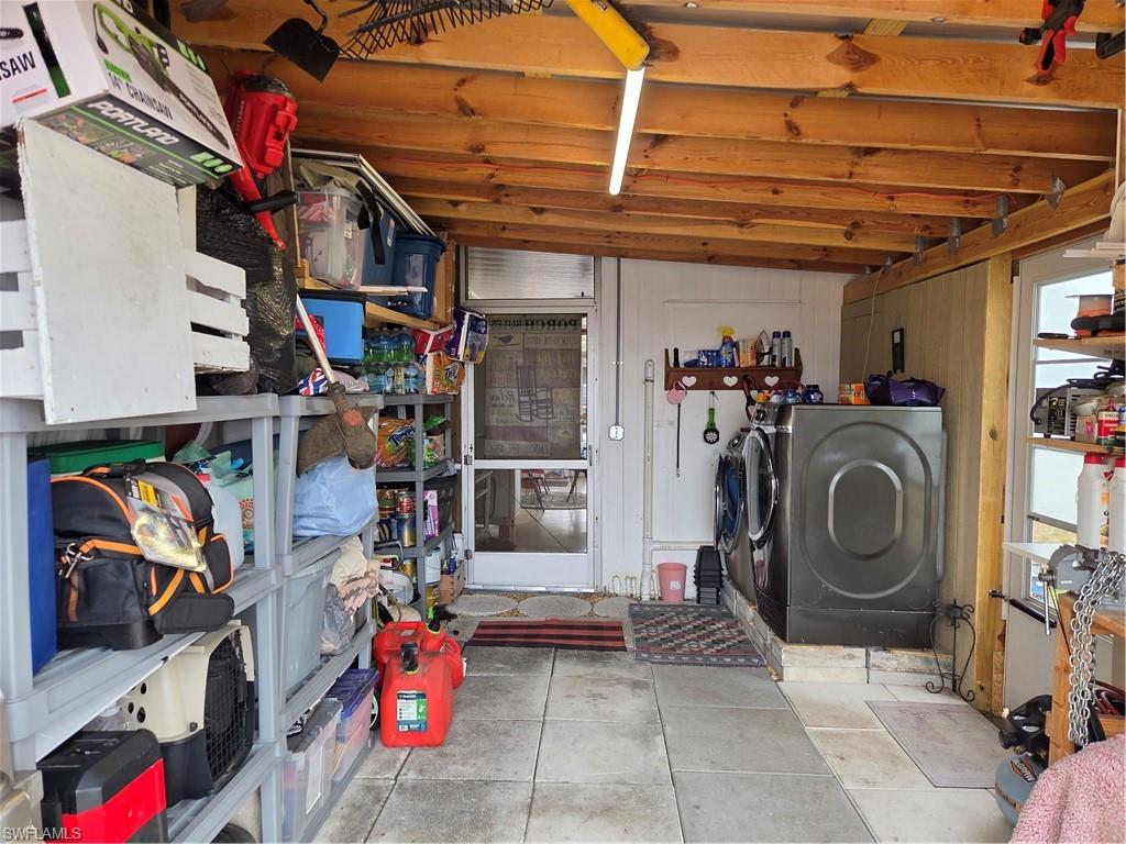 LAZY DAYS MOBILE VILLAGE - Residential