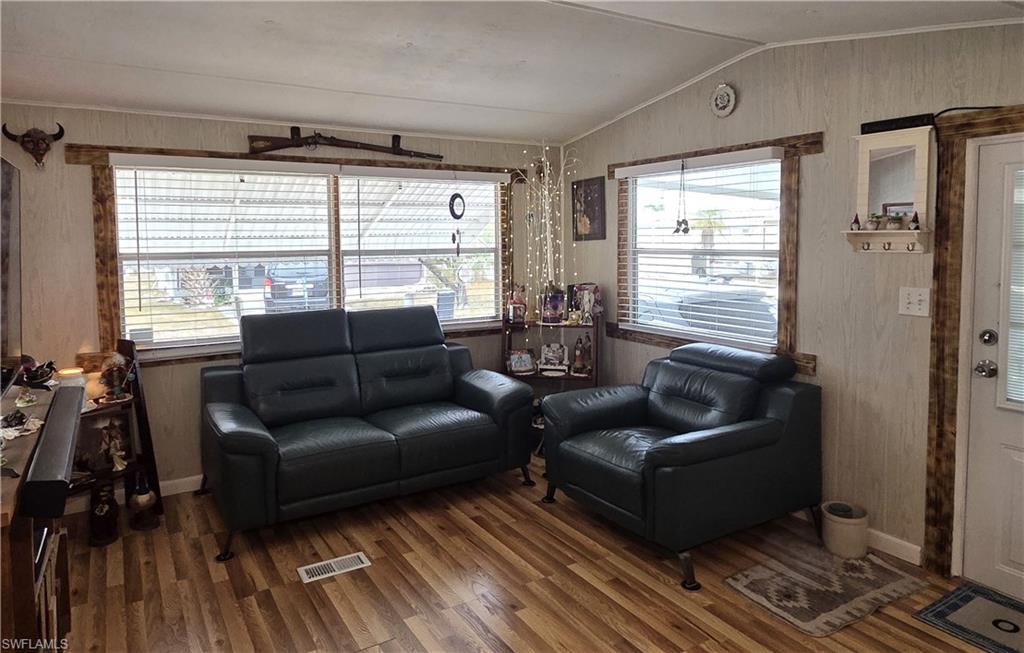 LAZY DAYS MOBILE VILLAGE - Residential