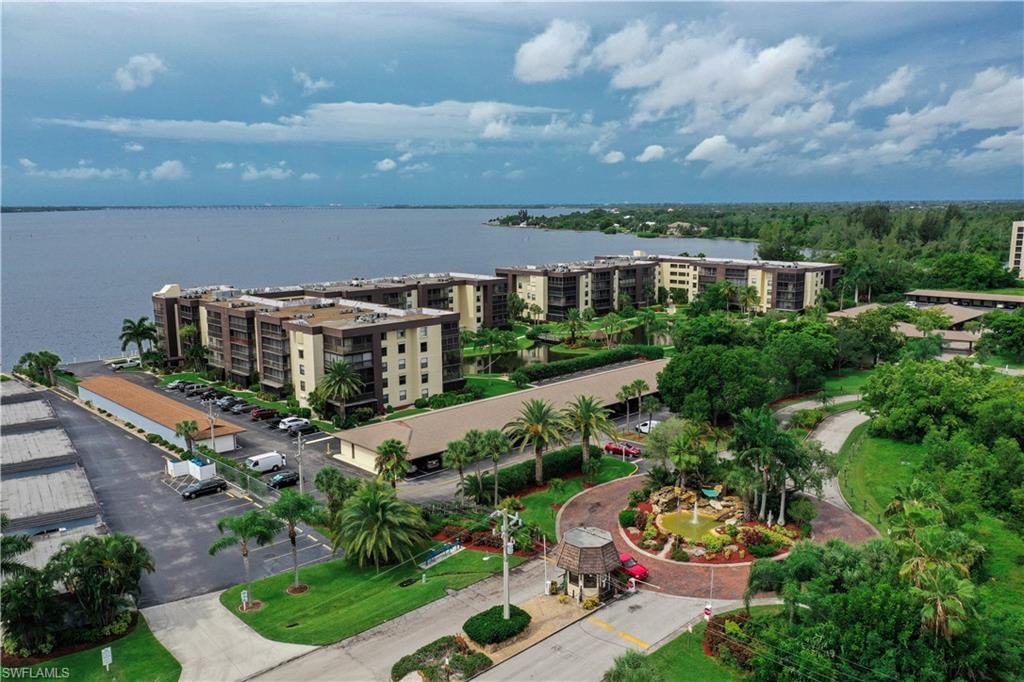 SCHOONER BAY - Residential