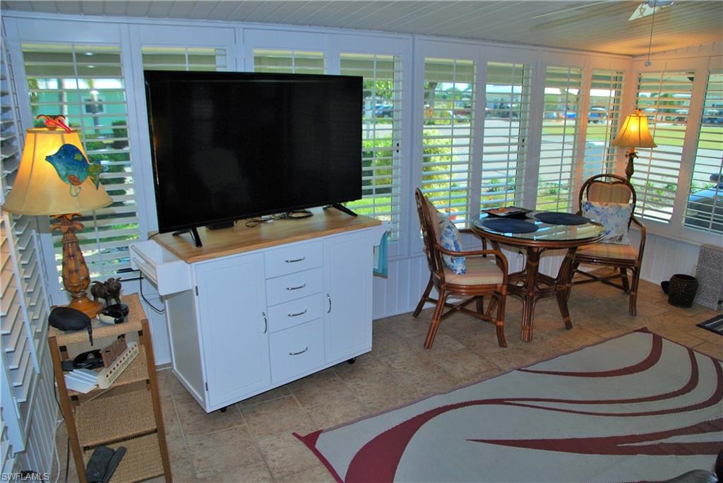 SIX LAKES COUNTRY CLUB - Residential