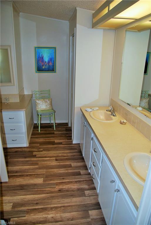 SIX LAKES COUNTRY CLUB - Residential