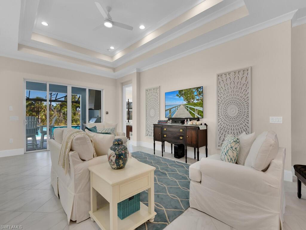 ISLES OF COLLIER PRESERVE - Residential