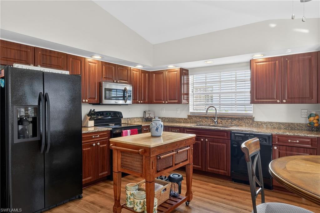 DEL VERA COUNTRY CLUB - Residential