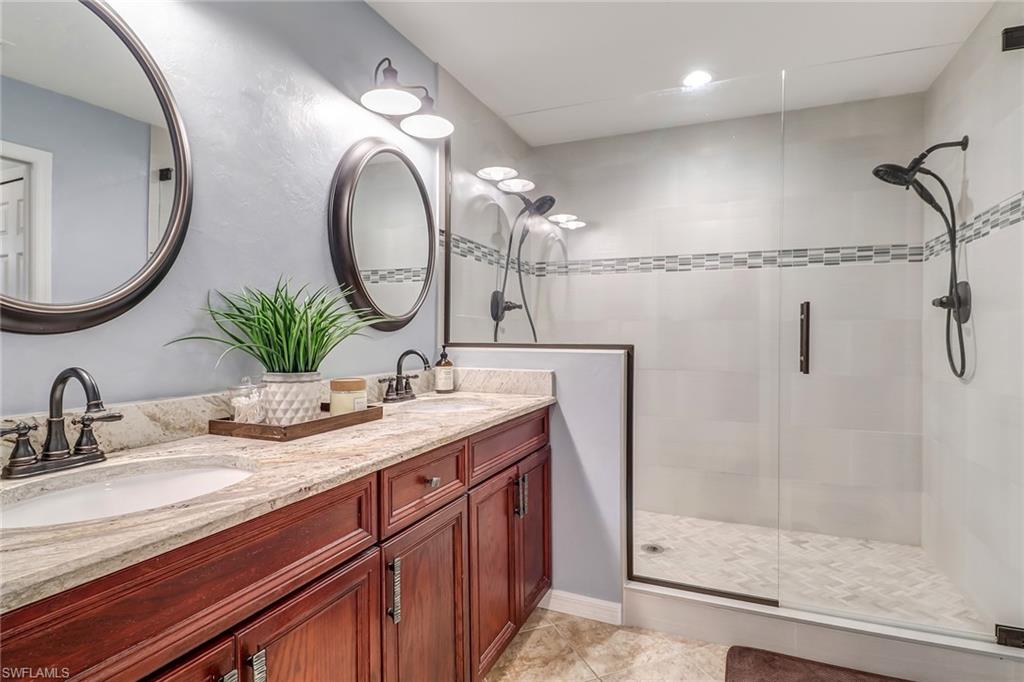 SAN CARLOS PARK - Residential