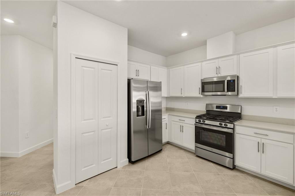 TUCKERS COVE - Residential Lease