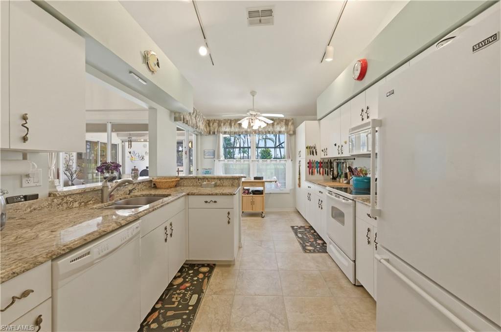 VILLAGES AT COUNTRY CREEK - Residential