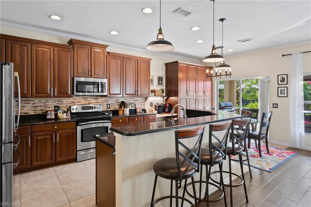 PROMENADE WEST - Residential