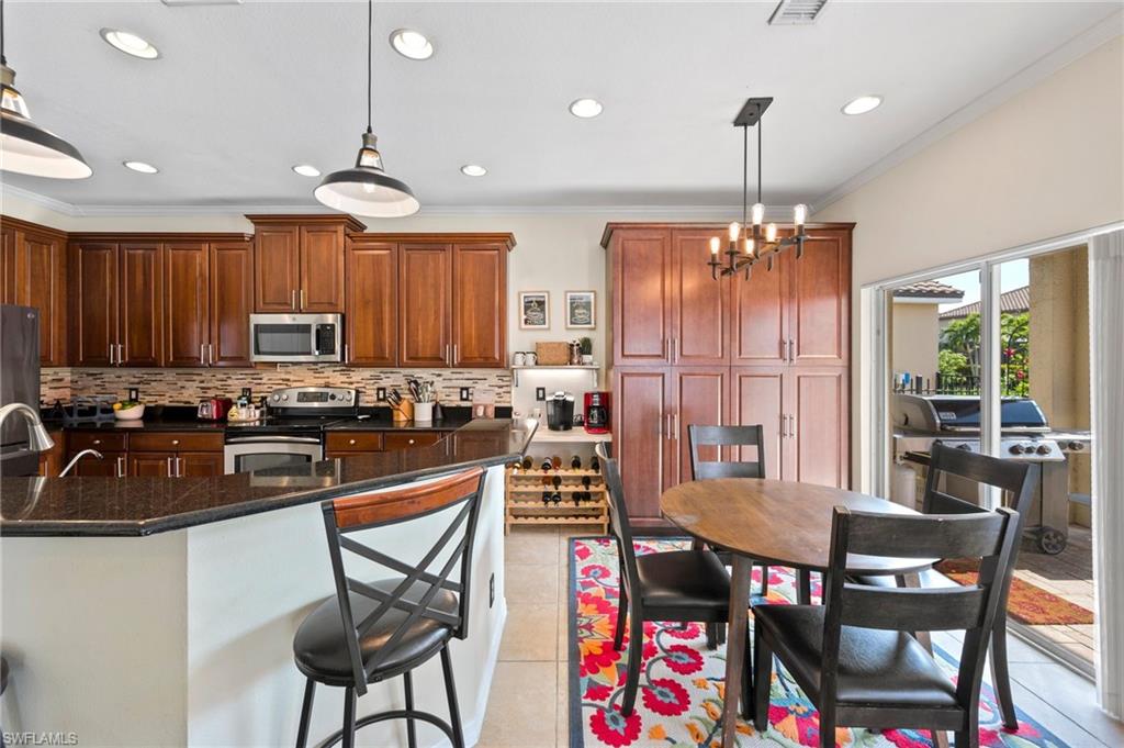 PROMENADE WEST - Residential