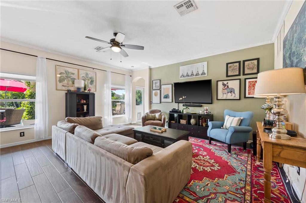 PROMENADE WEST - Residential