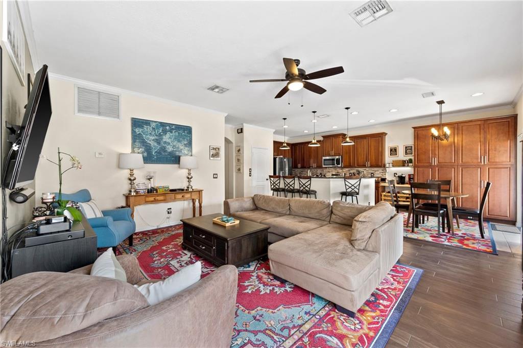 PROMENADE WEST - Residential