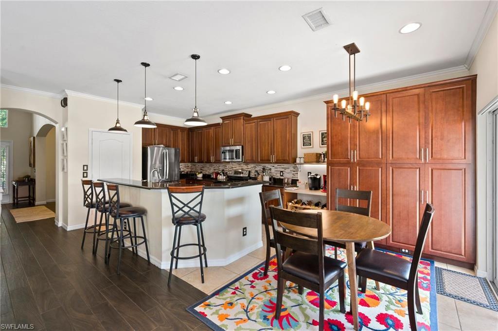 PROMENADE WEST - Residential