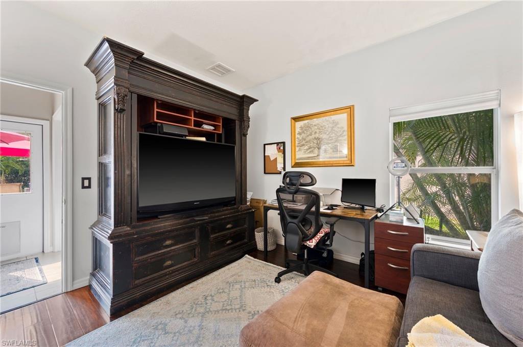 PROMENADE WEST - Residential