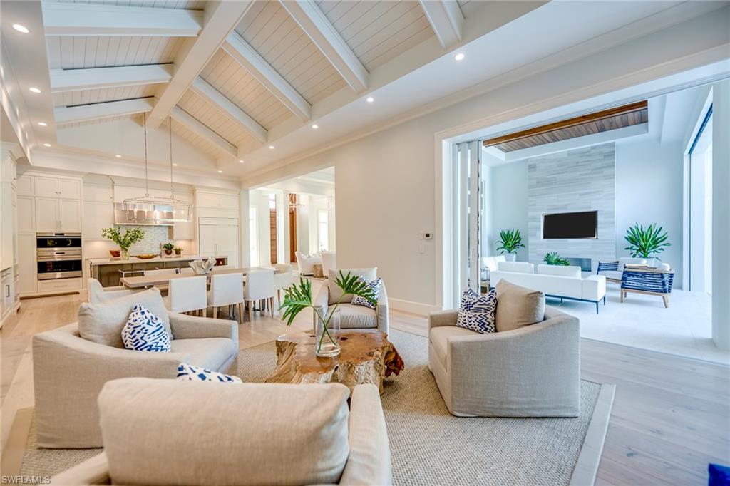 MOORINGS - Residential