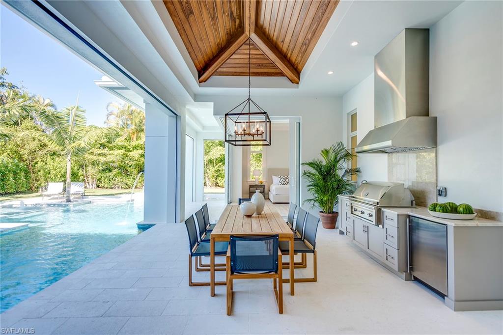 MOORINGS - Residential