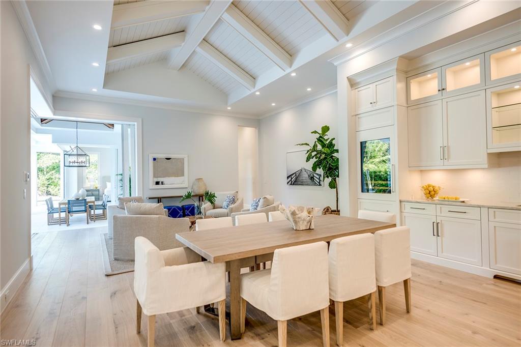 MOORINGS - Residential