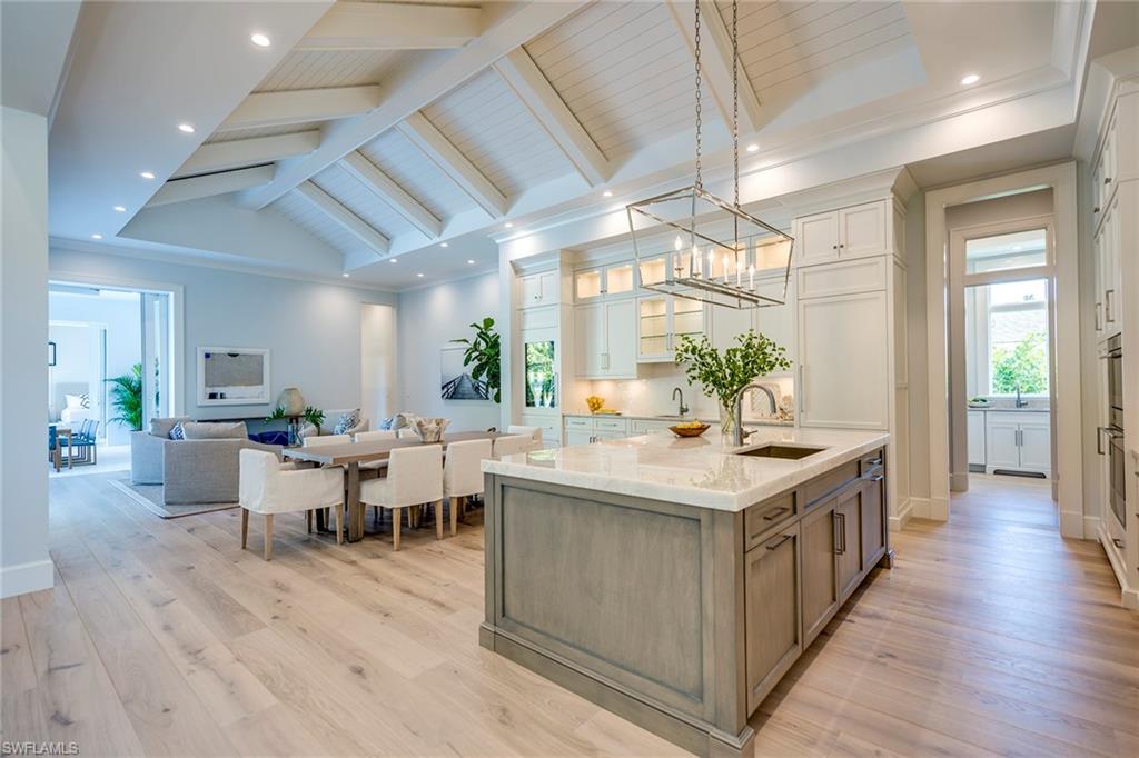 MOORINGS - Residential