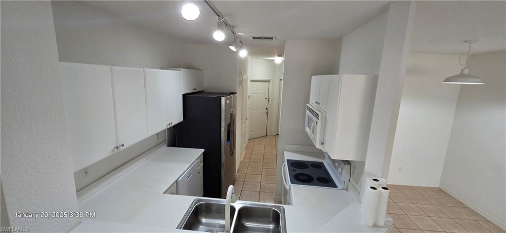 OLYMPIA POINTE - Residential Lease