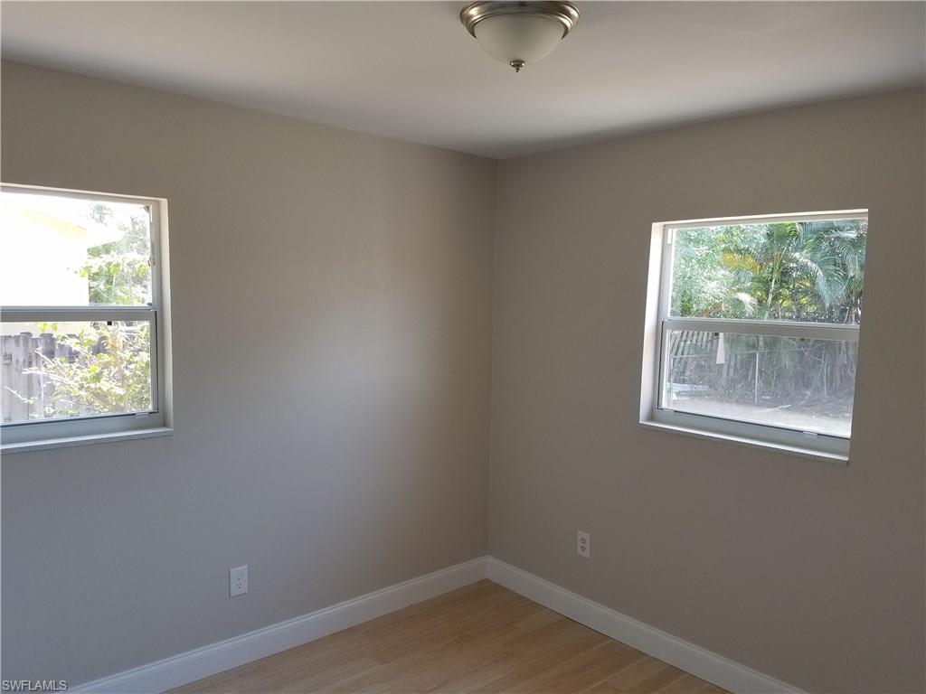 NAPLES SOUTH - Residential