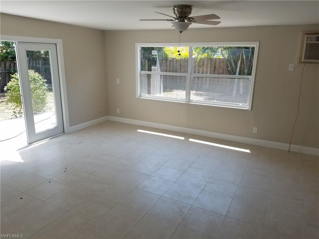 NAPLES SOUTH - Residential