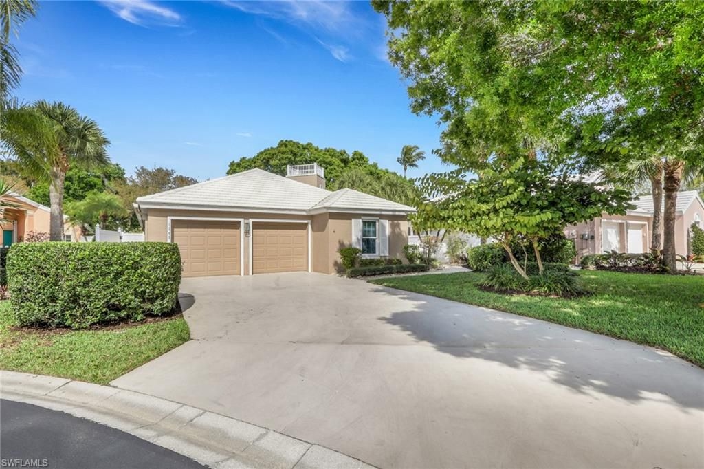 Photo of 1242 Silverstrand DR, NAPLES, FL 34110 (MLS # 226010605)